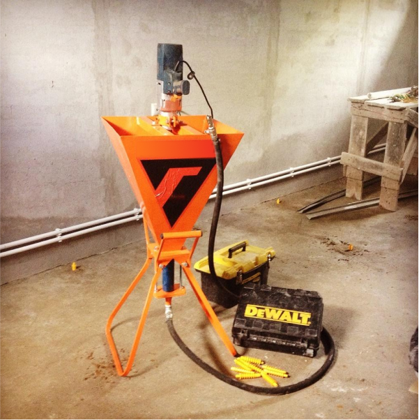 Инъекционный шнековый насос 2000